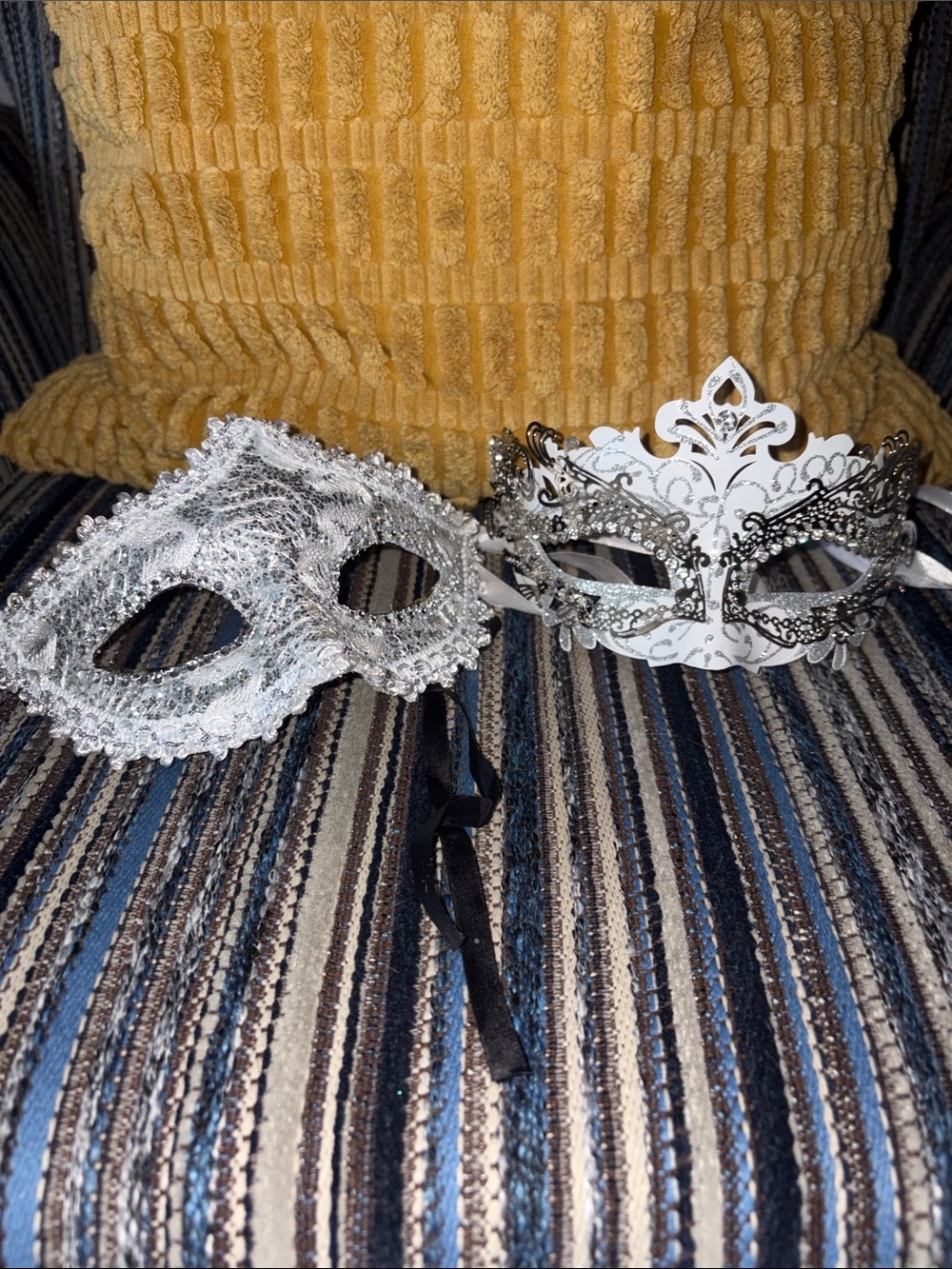 Silver Lace Masquerade Masks - Elegant Silver Carnival Set